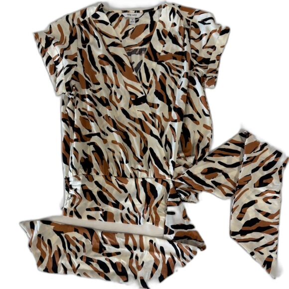 Nine West Animal Print Blouse with Tie Side - Size Small - Picture 7 of 11